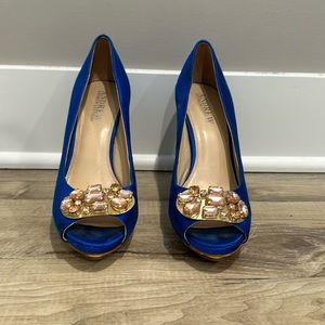 Andrew Stevens Blue Satin Pumps size 9